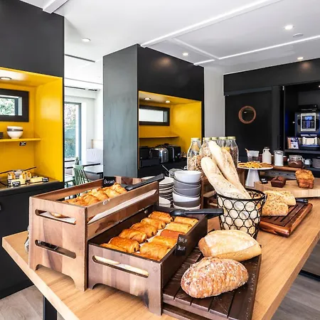 Отель Campanile Nature - Metz Sud Aux Arches Жуи-оз-Арш