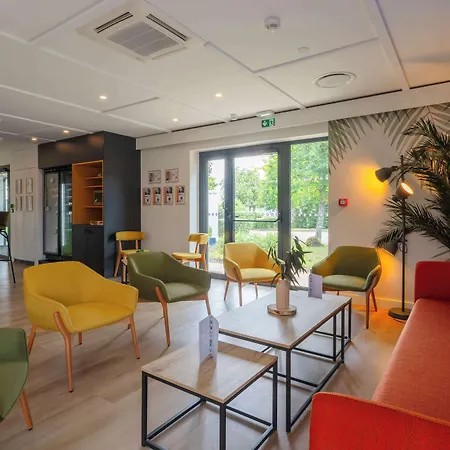 Campanile Nature - Metz Sud Aux Arches A31 Hotel 3*